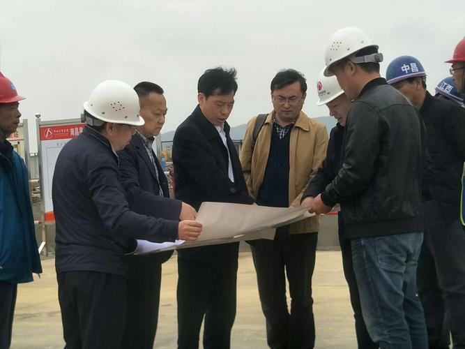 市政公用集团总经理万义辉一行来到南昌昌北国际机场新国际货站工程